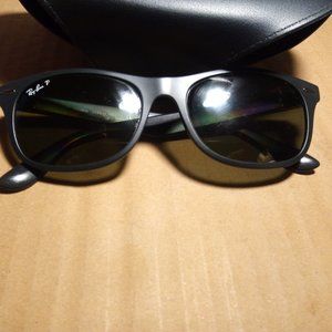 Ray Ban Wayfarer Liteforce RB4207 601-5/9A 55017